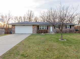 51901 Hinton Ln, Granger, IN 46530
