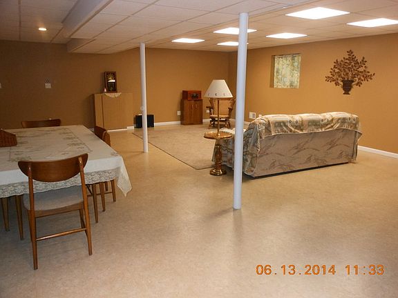 Family Room
						:
						Large room (new)