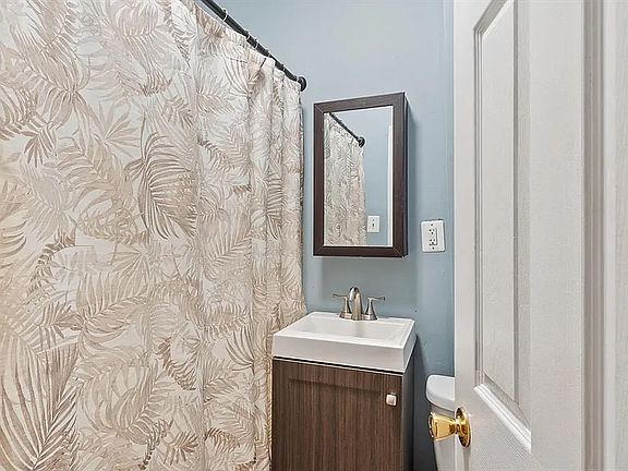 4th image of 16 Doane St #1