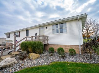 720 Springfield Rd APT C, Columbiana, OH 44408