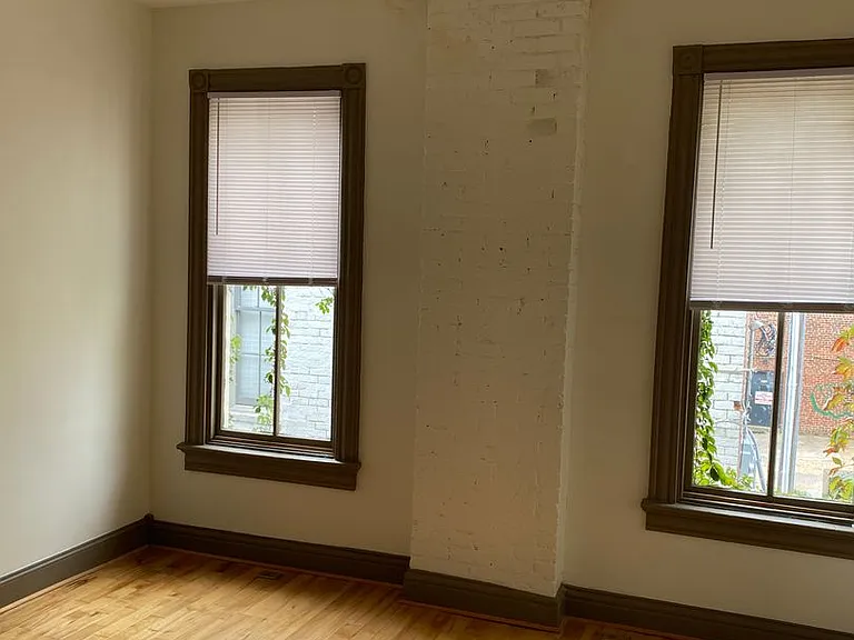 217 E Grace St — Photo 10