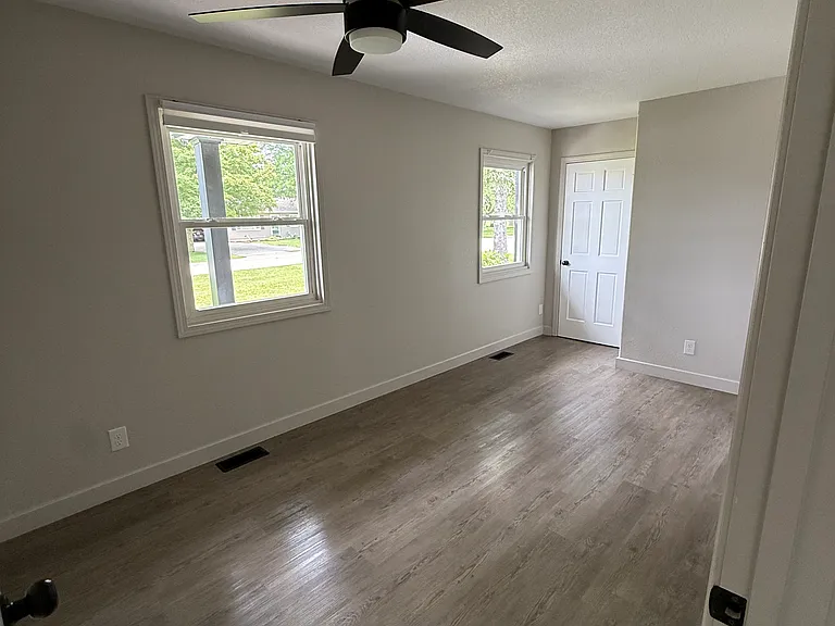 103 N Bunn St — Photo 16
