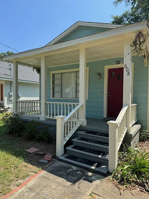 608 S F St — Photo 1