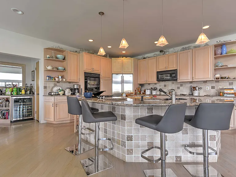 13 Bay Meadow Ln — Photo 7