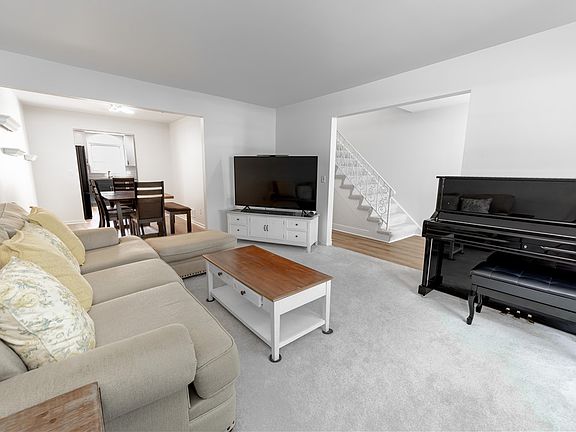 4th image of 1818 Foxcroft Ln APT 803