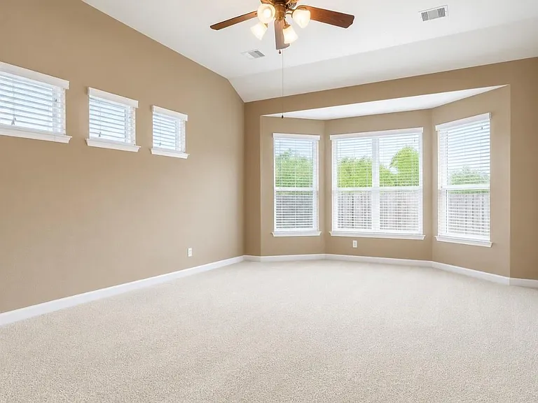 4607 Rockton Hills Ln — Photo 9