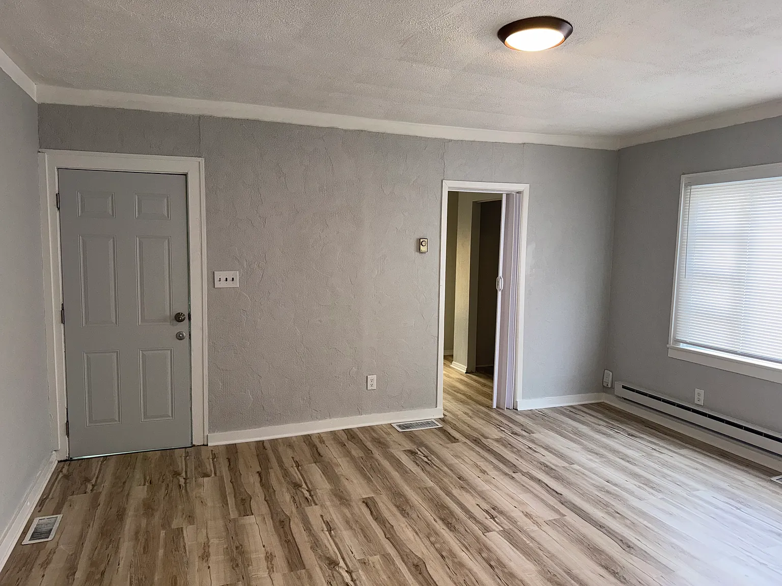 2 bed, $1,000 — Photo 3
