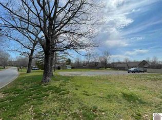 2116 Gatesborough Circle 3 & West Half Of LOT 2, Murray, KY 42071