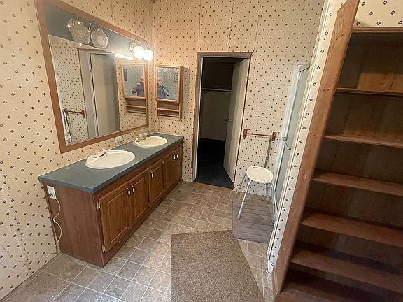 5th image of 151 Dantzler Ln
