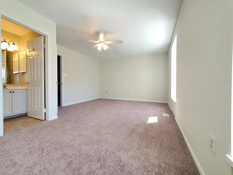 15582 Northgate Dr — Photo 32