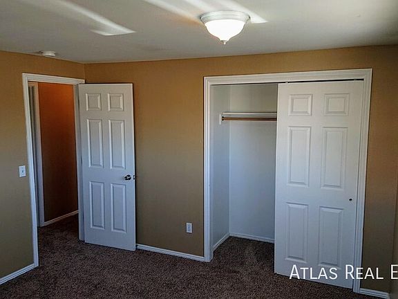 5th image of 910 Bishop Ct APT A