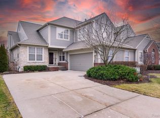 3805 Winding Brook Cir #22, Rochester, MI 48309