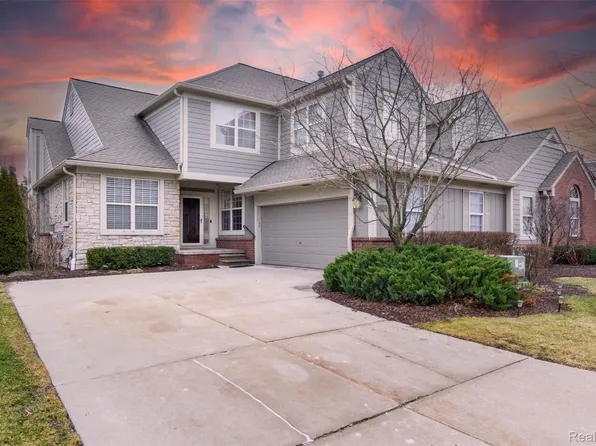3805 Winding Brook Cir #22, Rochester, MI 48309