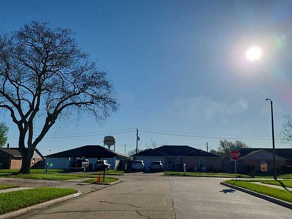 4th image of 10135 Shell Rock Rd