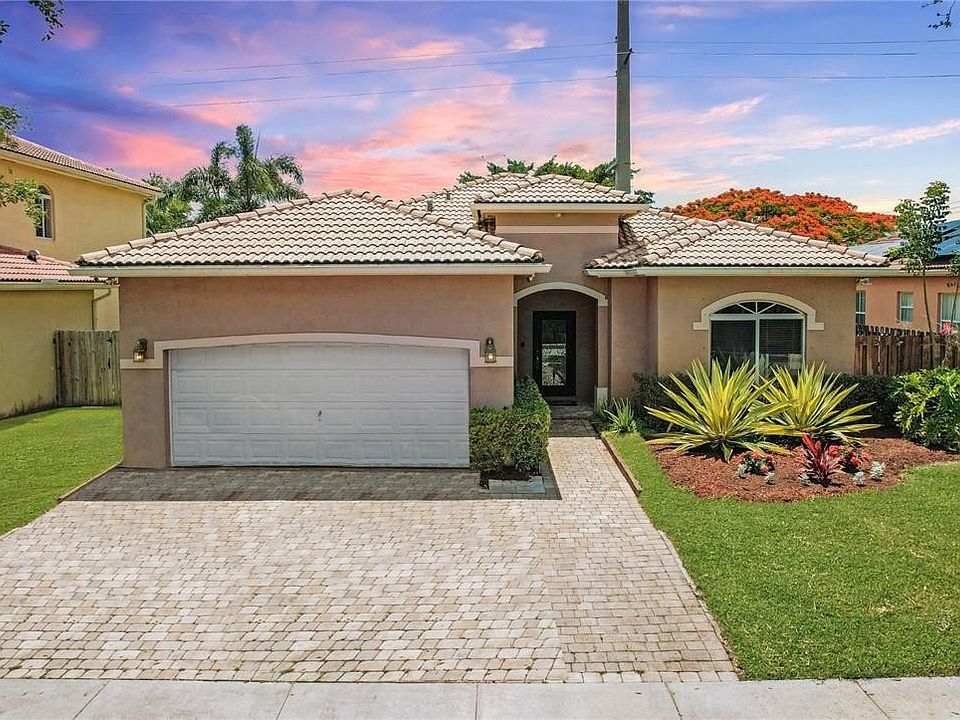 1st image of 1642 SE 16th Avenue