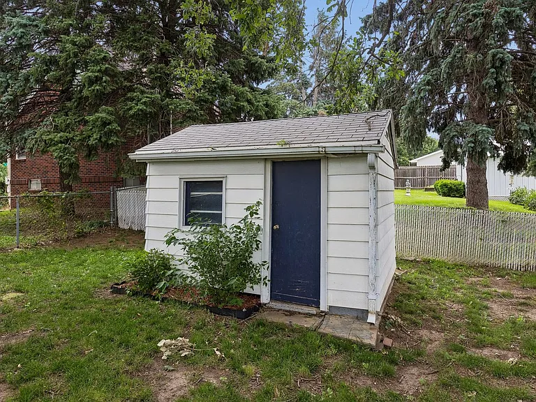425 Bancroft St — Photo 20