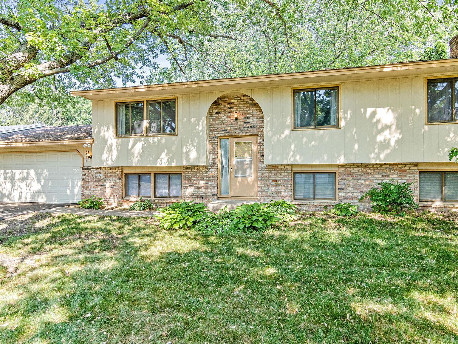 7740 Chowen Ave N, Brooklyn Park, MN 55443 Zillow