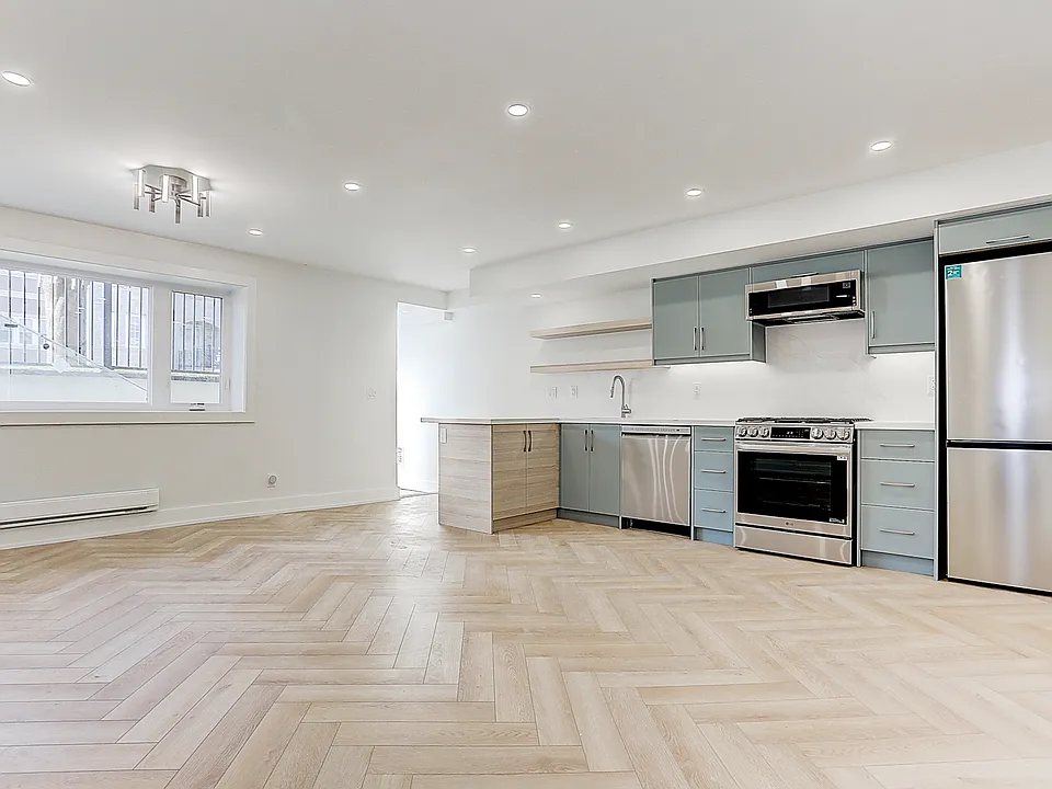 71 Livingstone Ave #BASEMENT