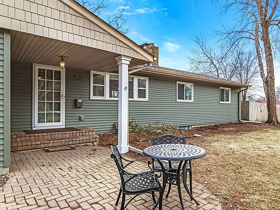 2nd image of 1812 Sunny Slope Ln
