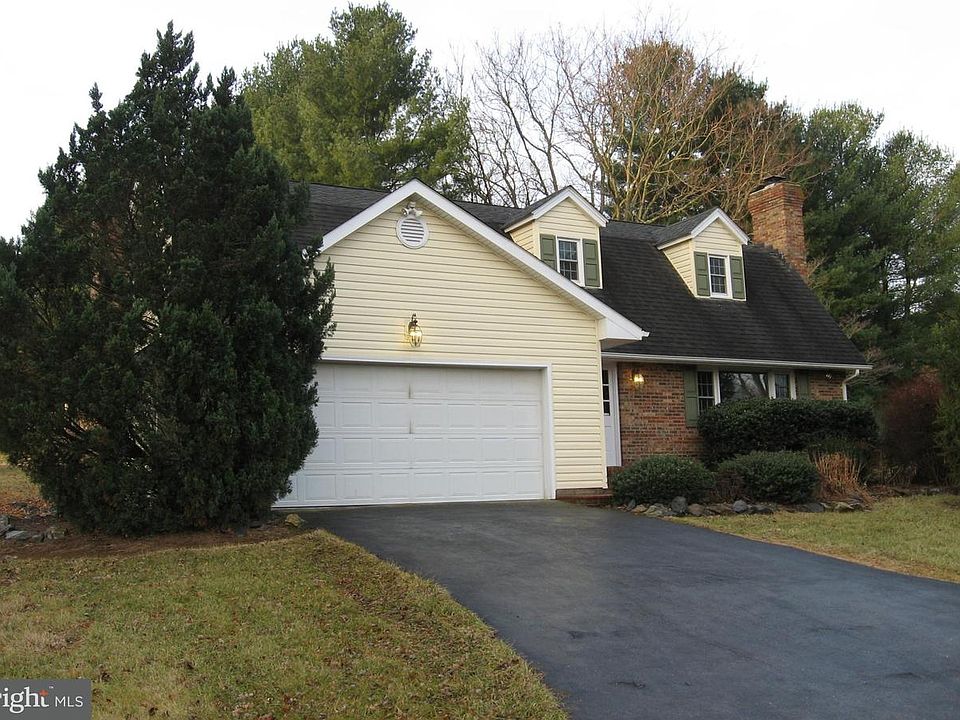 1st image of 101 Peach Orchard Ln