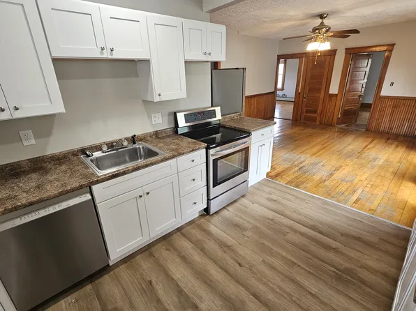 28 Way St APT 2, Gardner, MA 01440