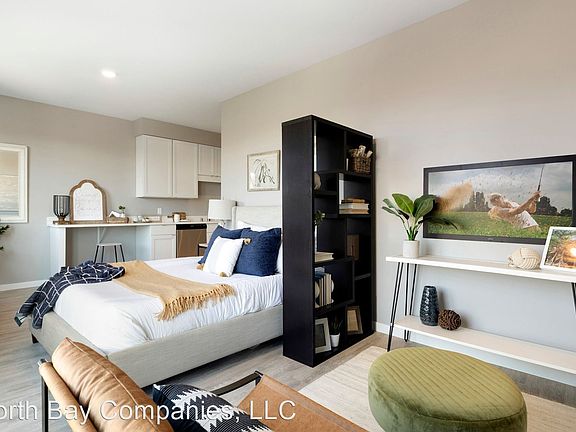 2nd image of 821 6th Ave SE #500