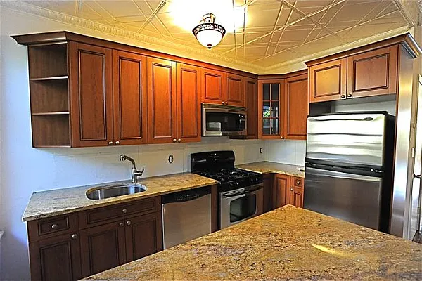 Rented by Brooklyn Heights Real Estate Inc | media 35