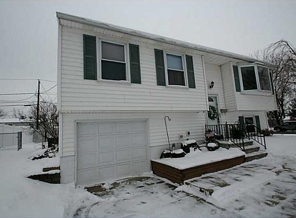 2nd image of 149 Le Havre Dr