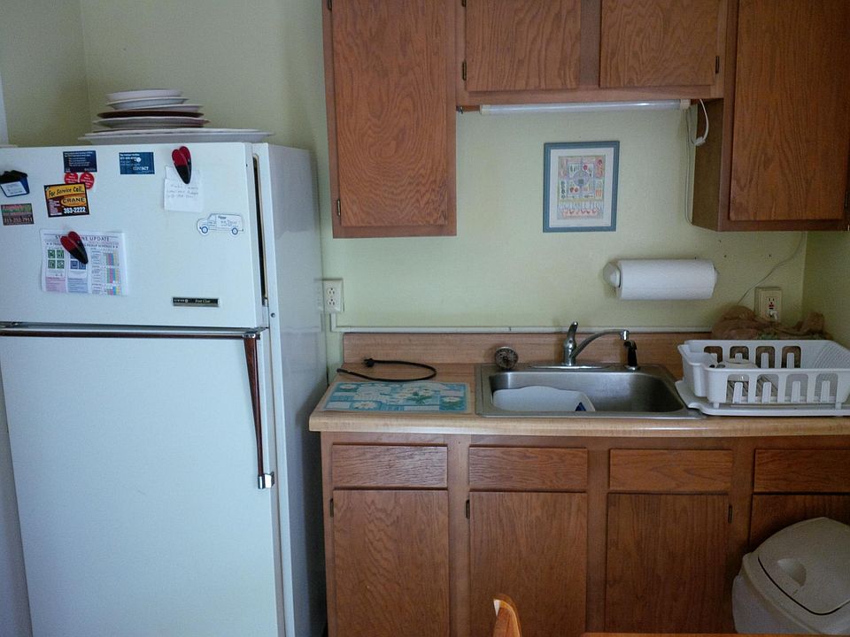 2nd image of 48 Logan St