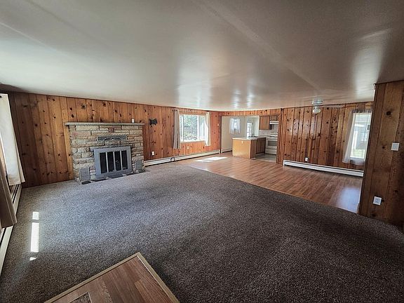 5th image of 131 Burrill Dr
