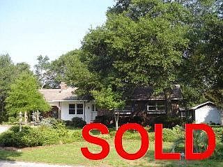 1st image of 105 Paula Cir