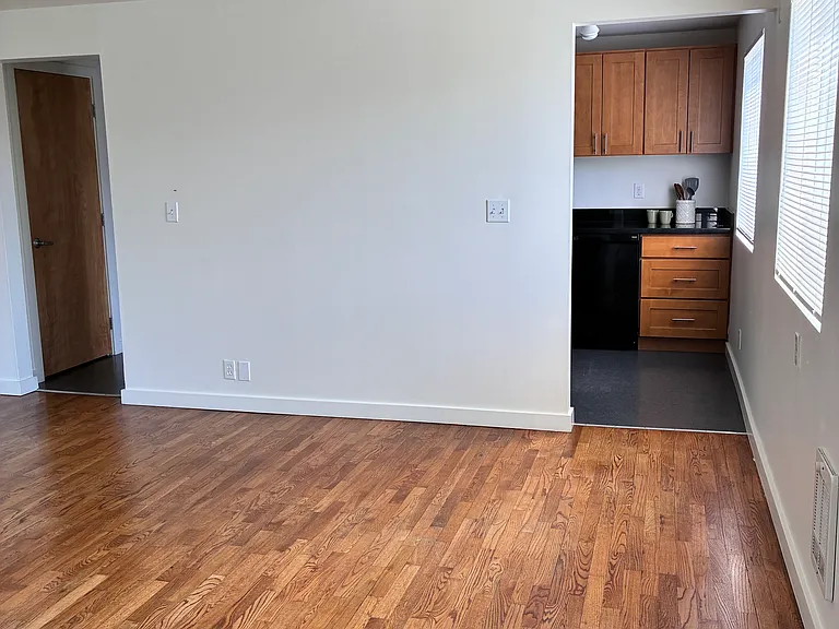 312 28th Ave S #C — Photo 8