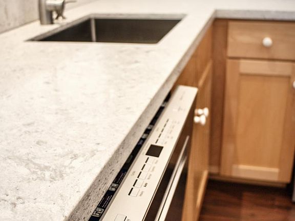 Stainless Steel Bosch Dishwasher (42dB)