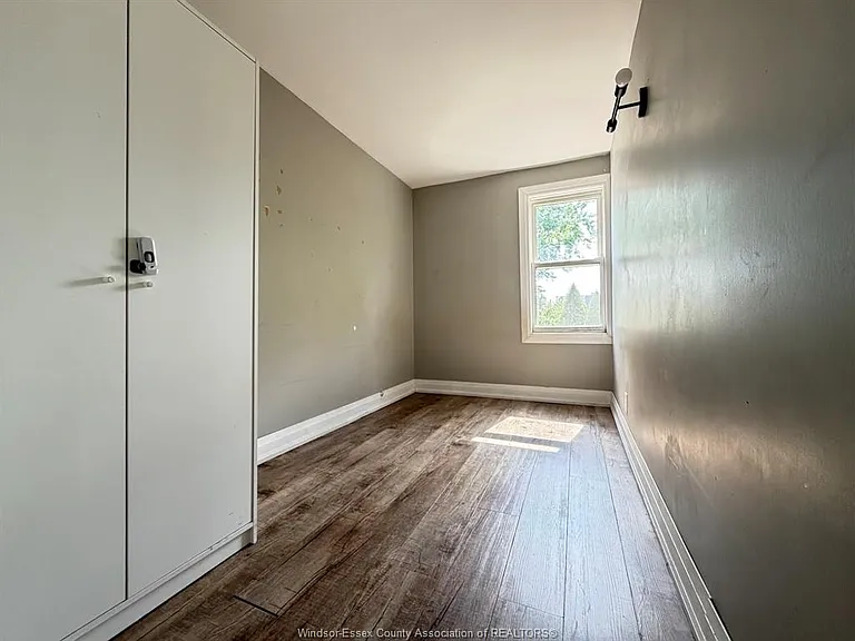 1376 Goyeau St #UPPER — Photo 8