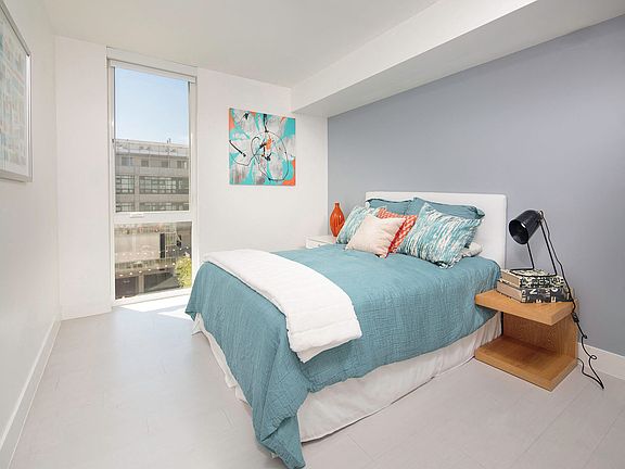 3rd image of 899 Park Blvd #204