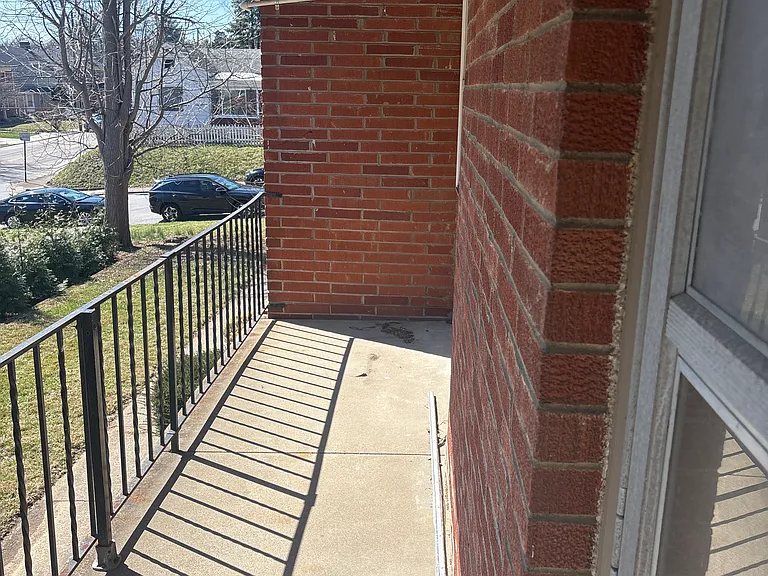 125 S Ewing Ave #2 — Photo 6