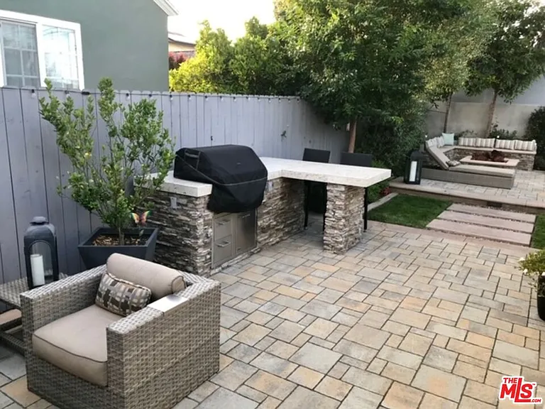 6629 W 87th Pl — Photo 9