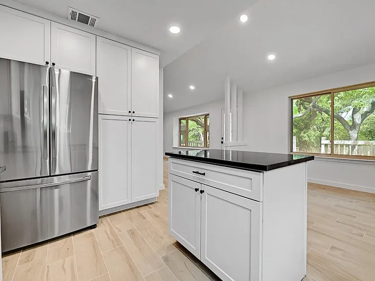 1714 Kimmerling Ln — Photo 12