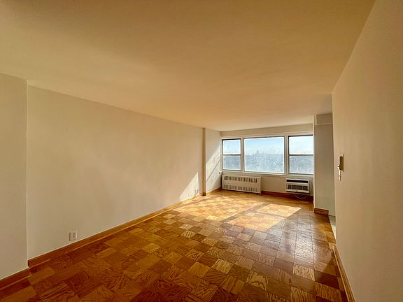 5th image of 18311 Hillside Ave APT 8E