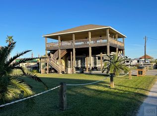 904 Moms Rd, Crystal Beach, TX 77650