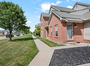 48713 Chelmsford Ct, Chesterfield, MI 48047