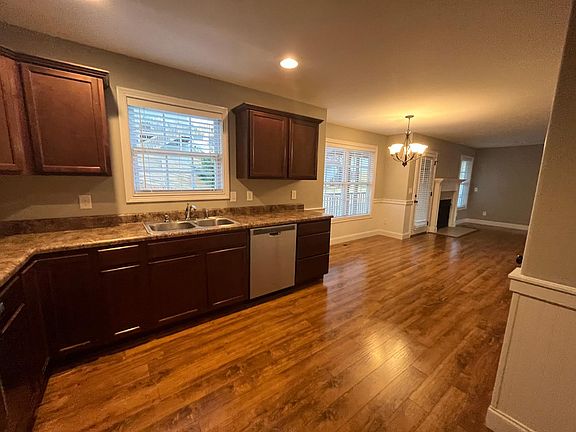 4th image of 3831 High View Ln