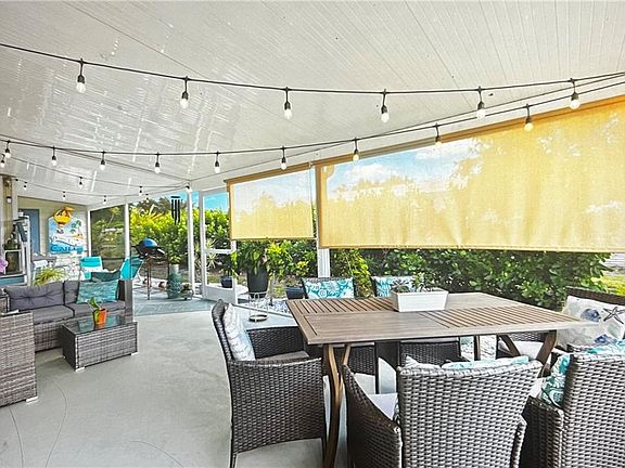 4th image of 26276 Queen Mary LN