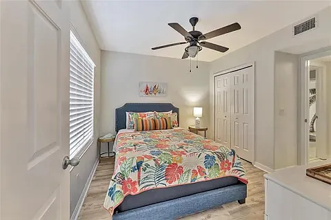 100 Palm Harbor Pkwy — Photo 20