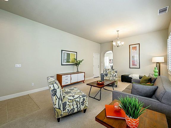 4th image of 215 Marbella Ln