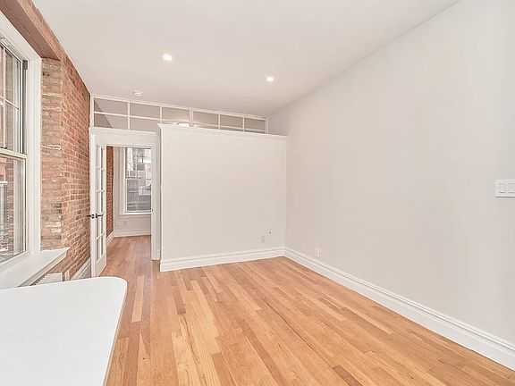 3rd image of 207 W 10th St #5DD