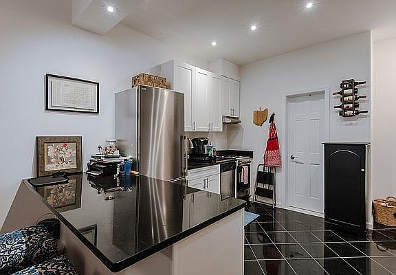 2nd image of 204 E 84th St APT 5