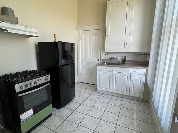 5th image of 3240 Briggs Ave #C