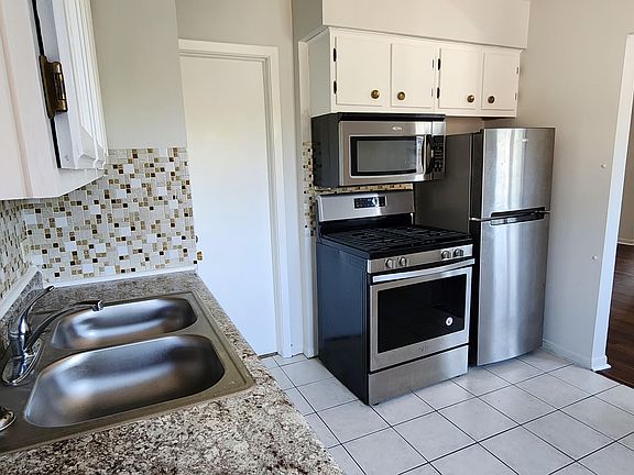 5th image of 6163 N Leavitt St #2S