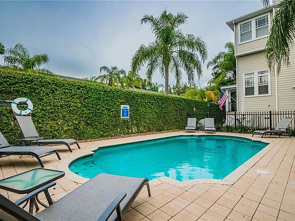 4th image of 3315 W De Leon St